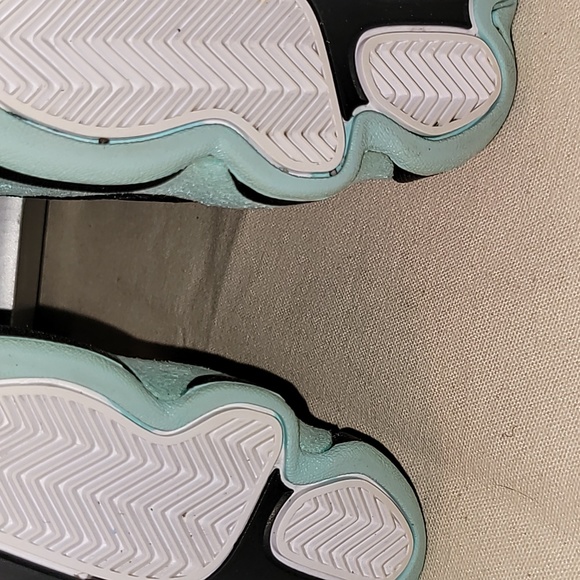 2019. Air Jordan 13 Retro. Island Green. Men's size 13. 9/10 condition. - Picture 14 of 16